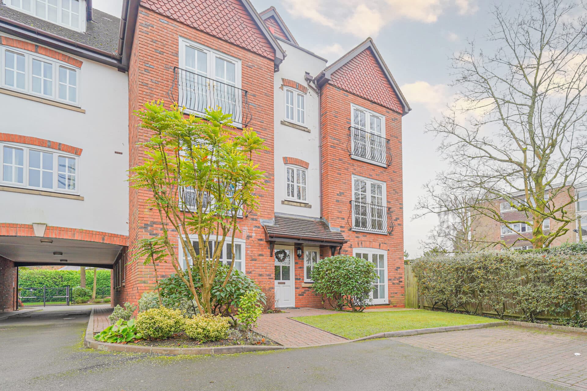 Flat 2, Blossomfield Gardens, Solihull, 34 Blossomfield Road, B91 1NZ