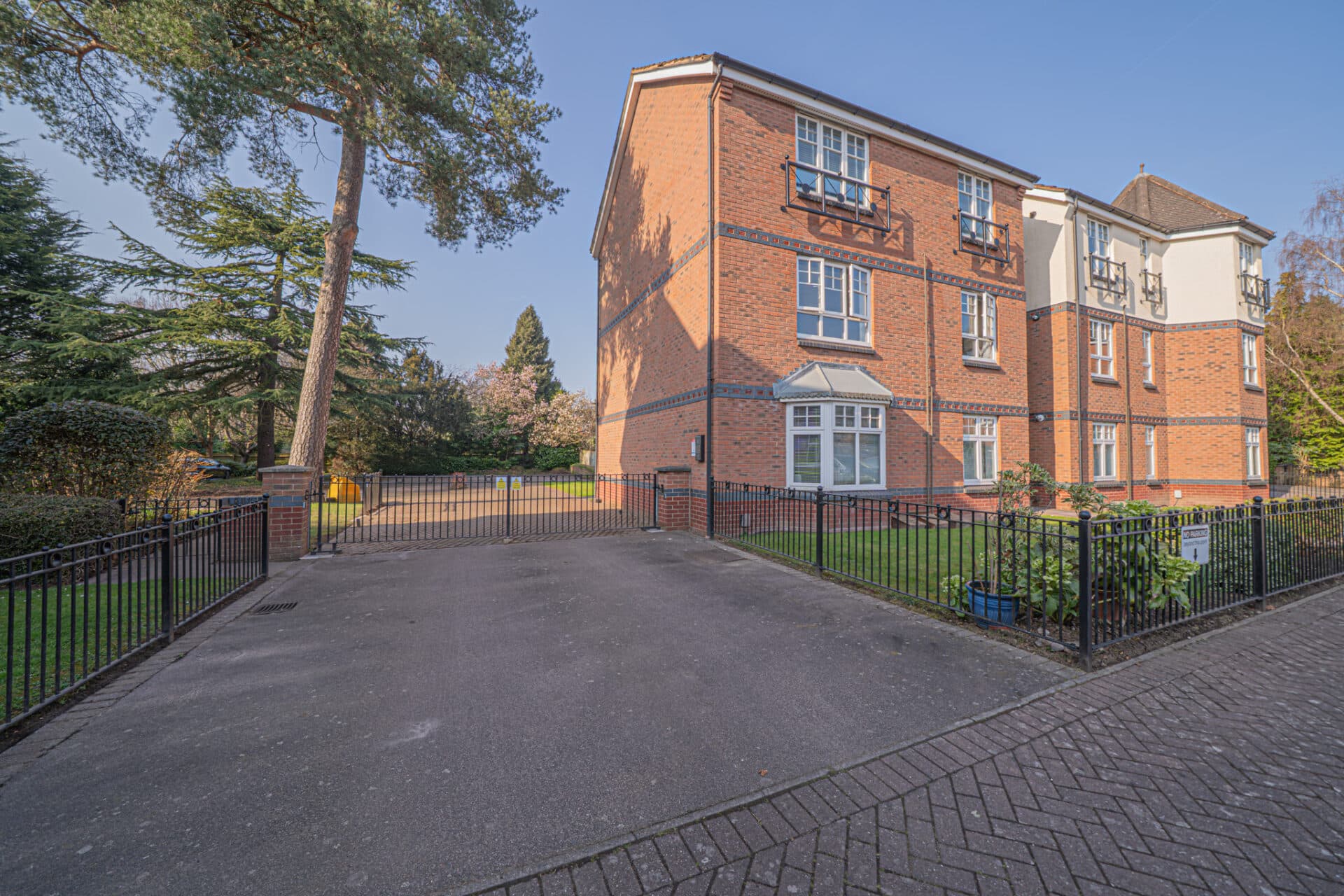 Thorpe Court, Solihull, Solihull, B91 1SU