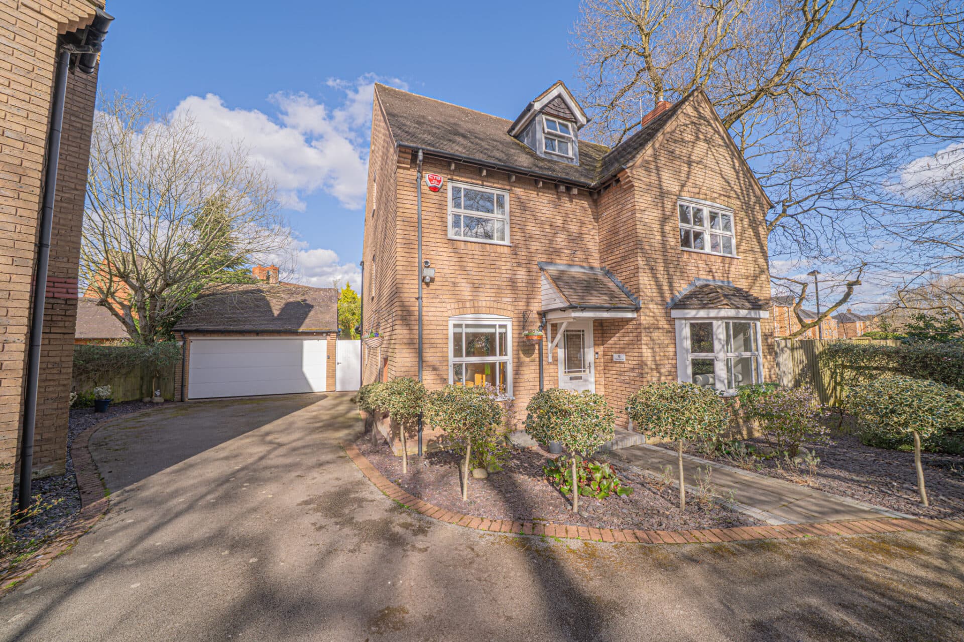 Meadow Pleck Lane, Dickens Heath, Solihull, B90 1SN