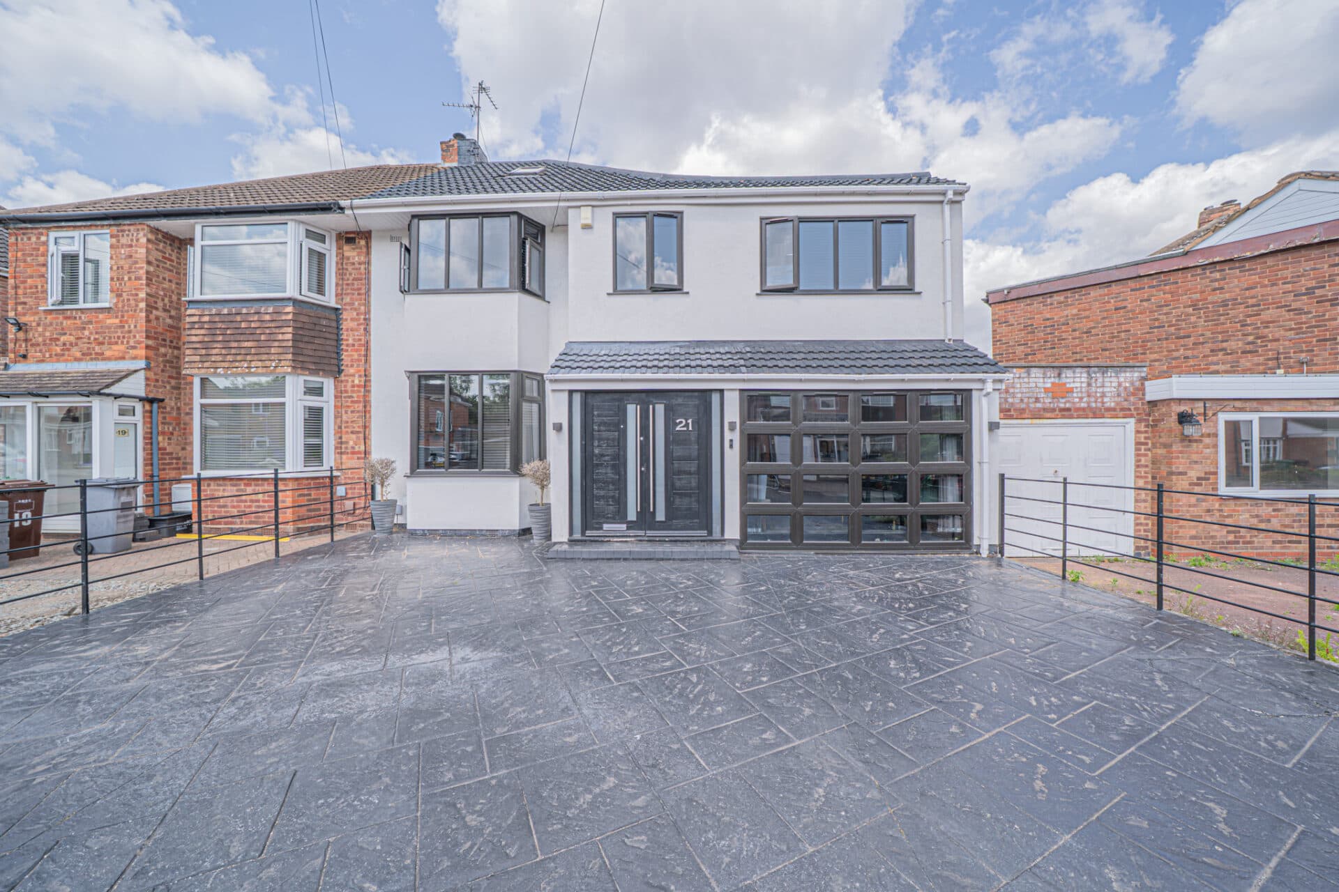 Leafield Road, Solihull, Solihull, B92 8NY