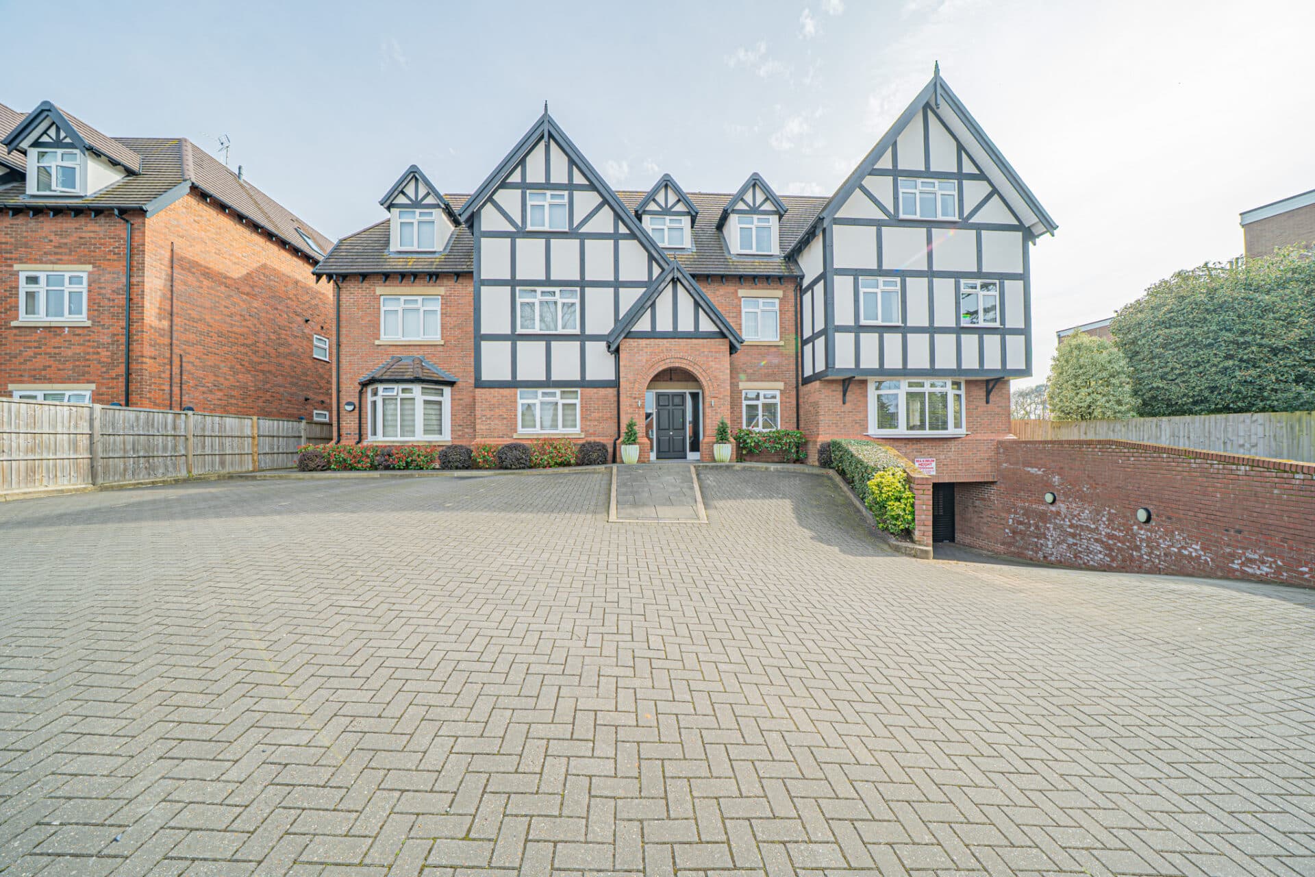 Apartment 3, Fairway View, Solihull, 46 Dove House Lane, B91 2EE