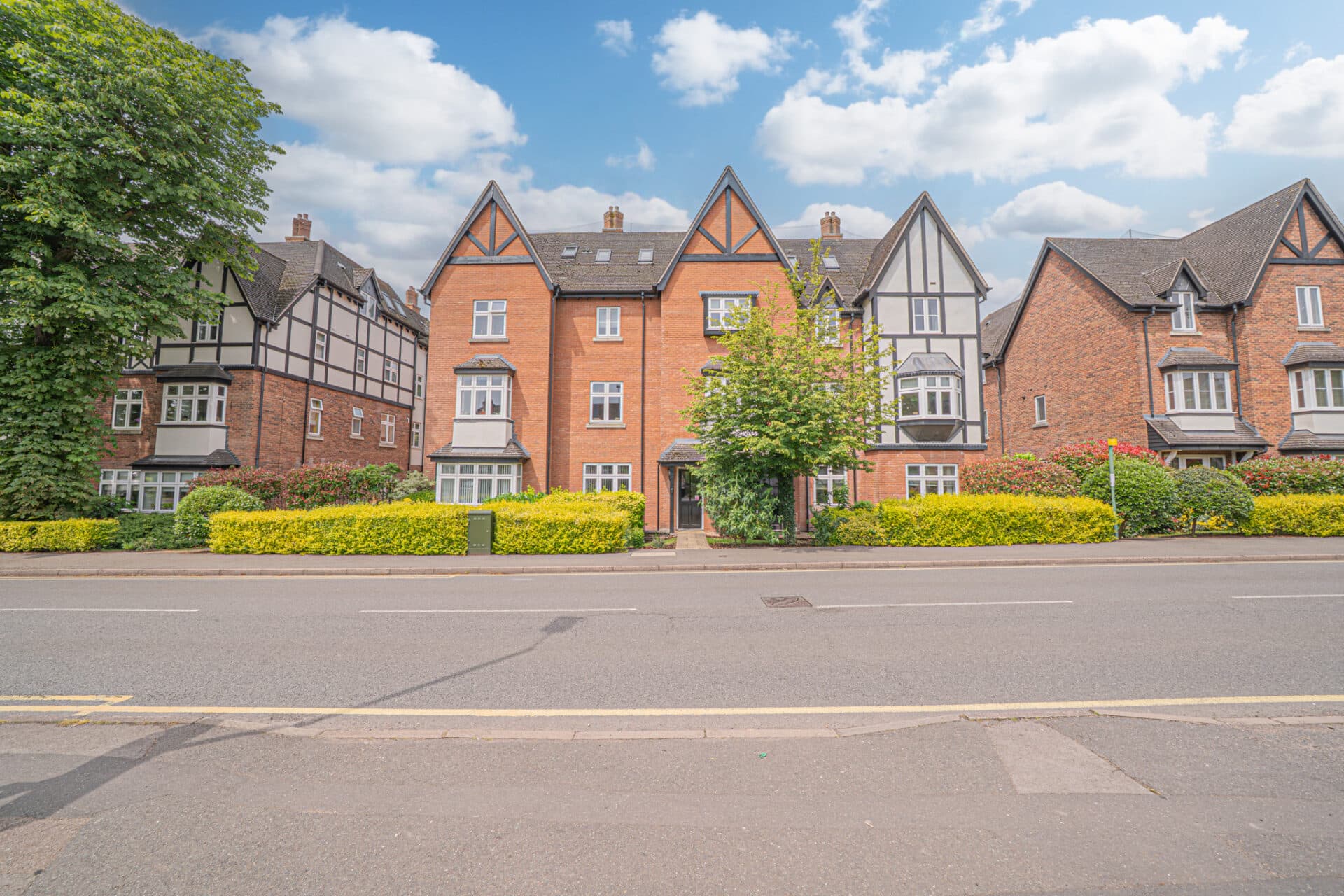 Apt 21, Hampton House, 456 Station Road, Solihull, Dorridge, B93 8EX