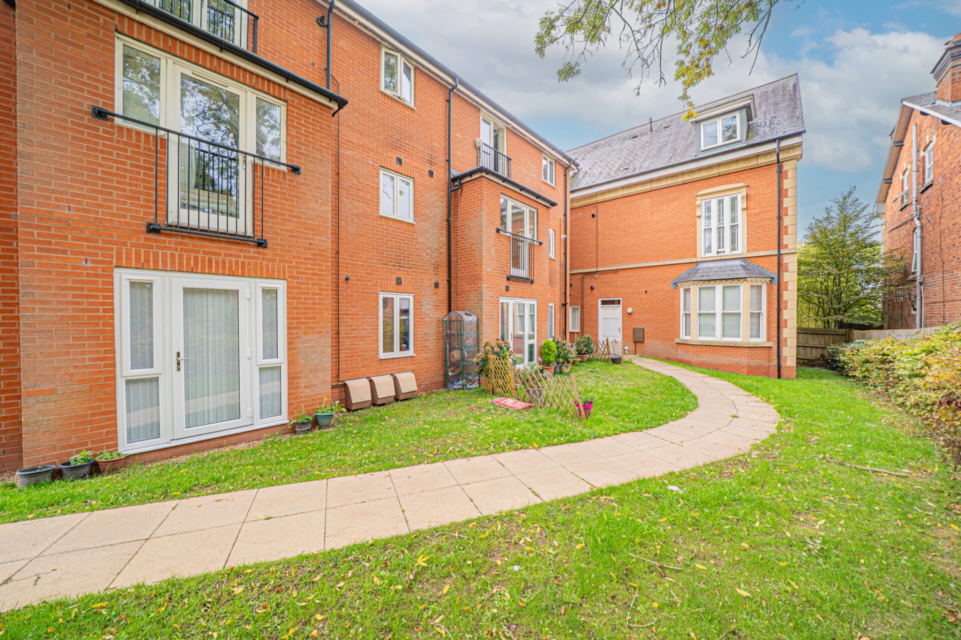 30% Shared Ownership, Apt 11, 137 Warwick Road, Solihull, B92 7HT