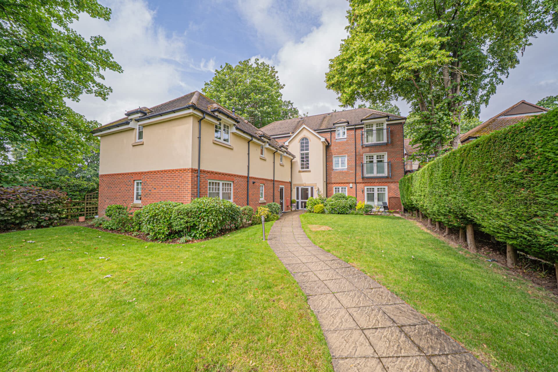Apartment 2, Oak Court Bucknell Close, Solihull, Solihull, B91 2UJ