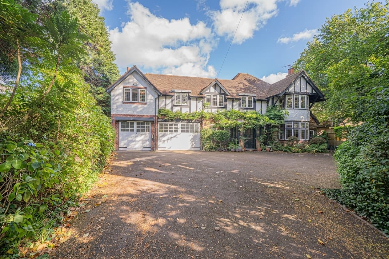 Warwick Road, Knowle, Solihull, B93 9LW